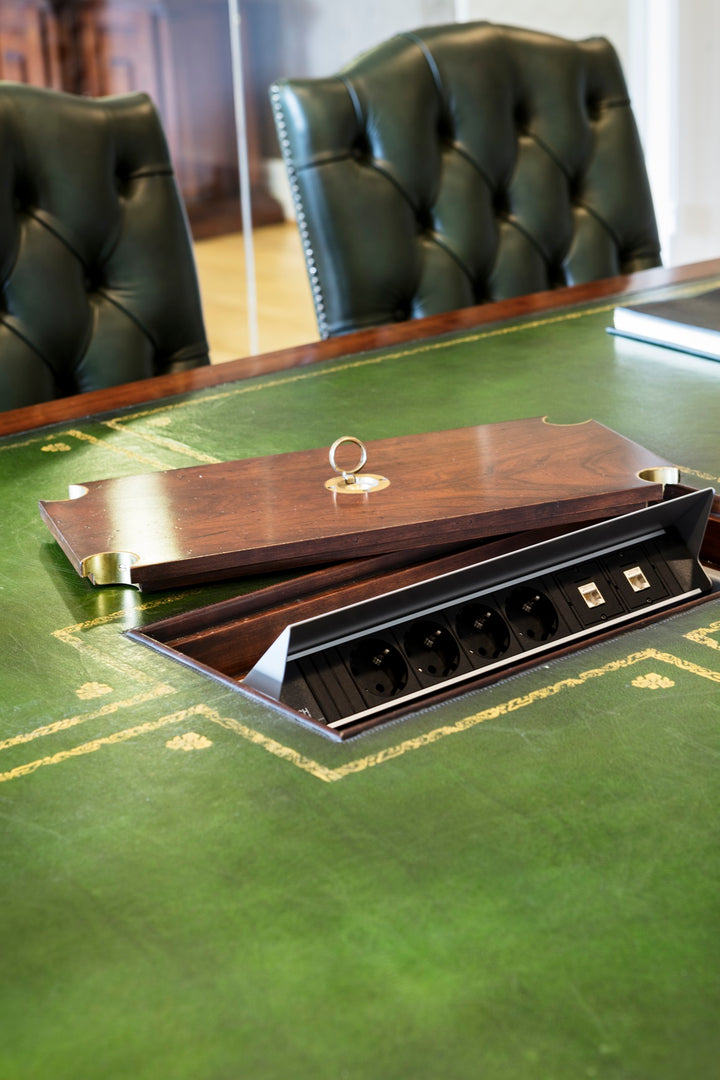 R.E.H. Kennedy Konferensbord Executive