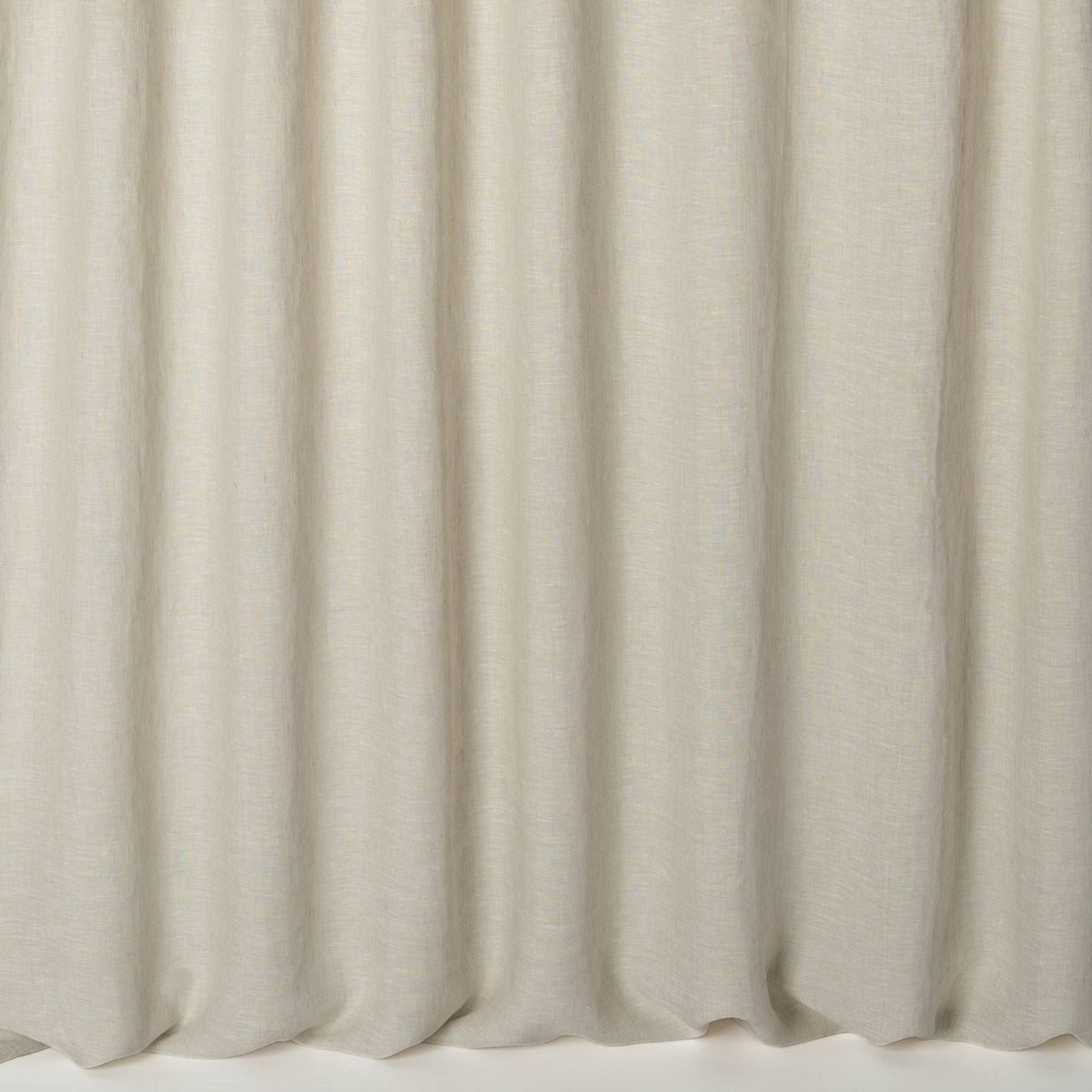 Delphos 26 — Nobilis fabric