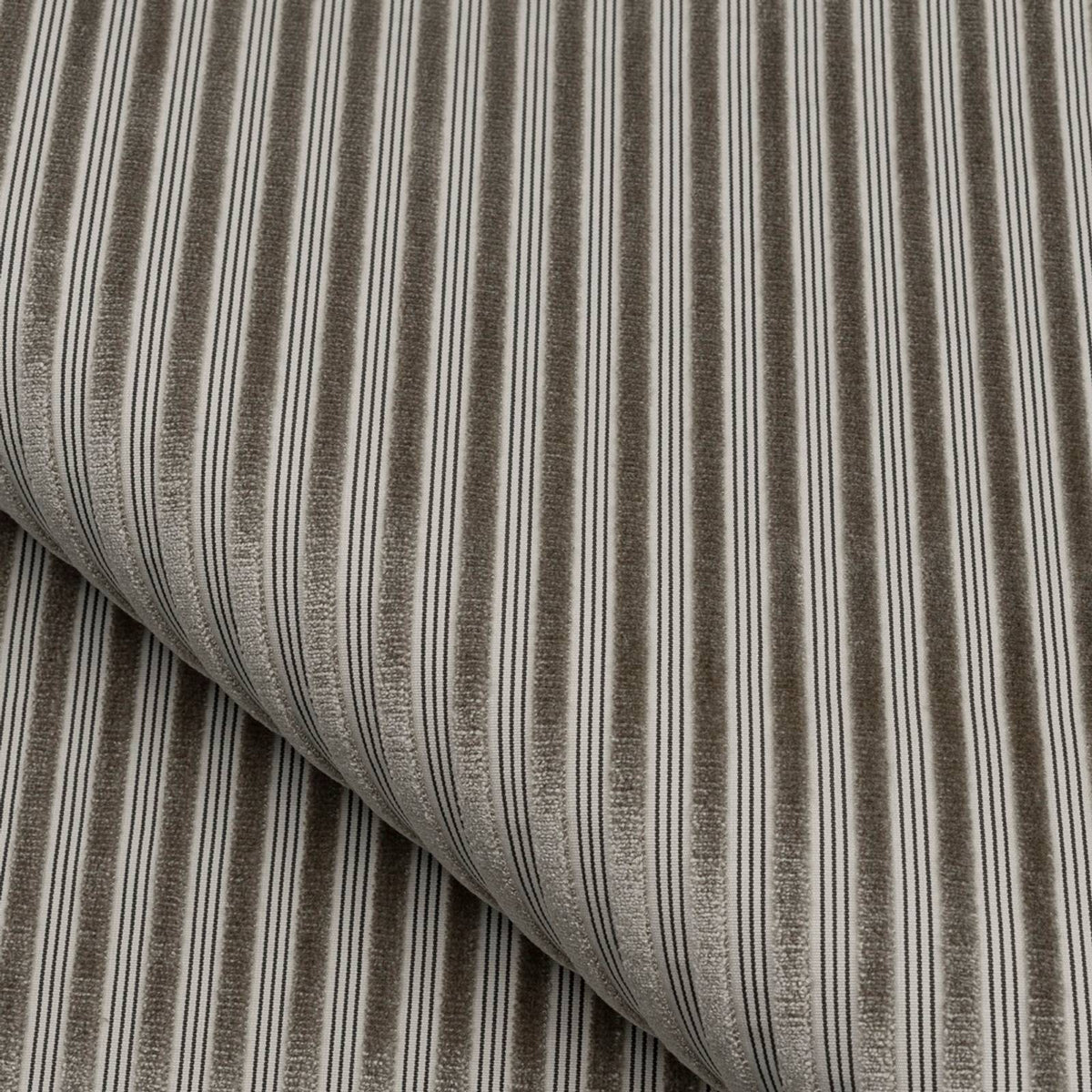 Manoir N°2 22 — Nobilis stof