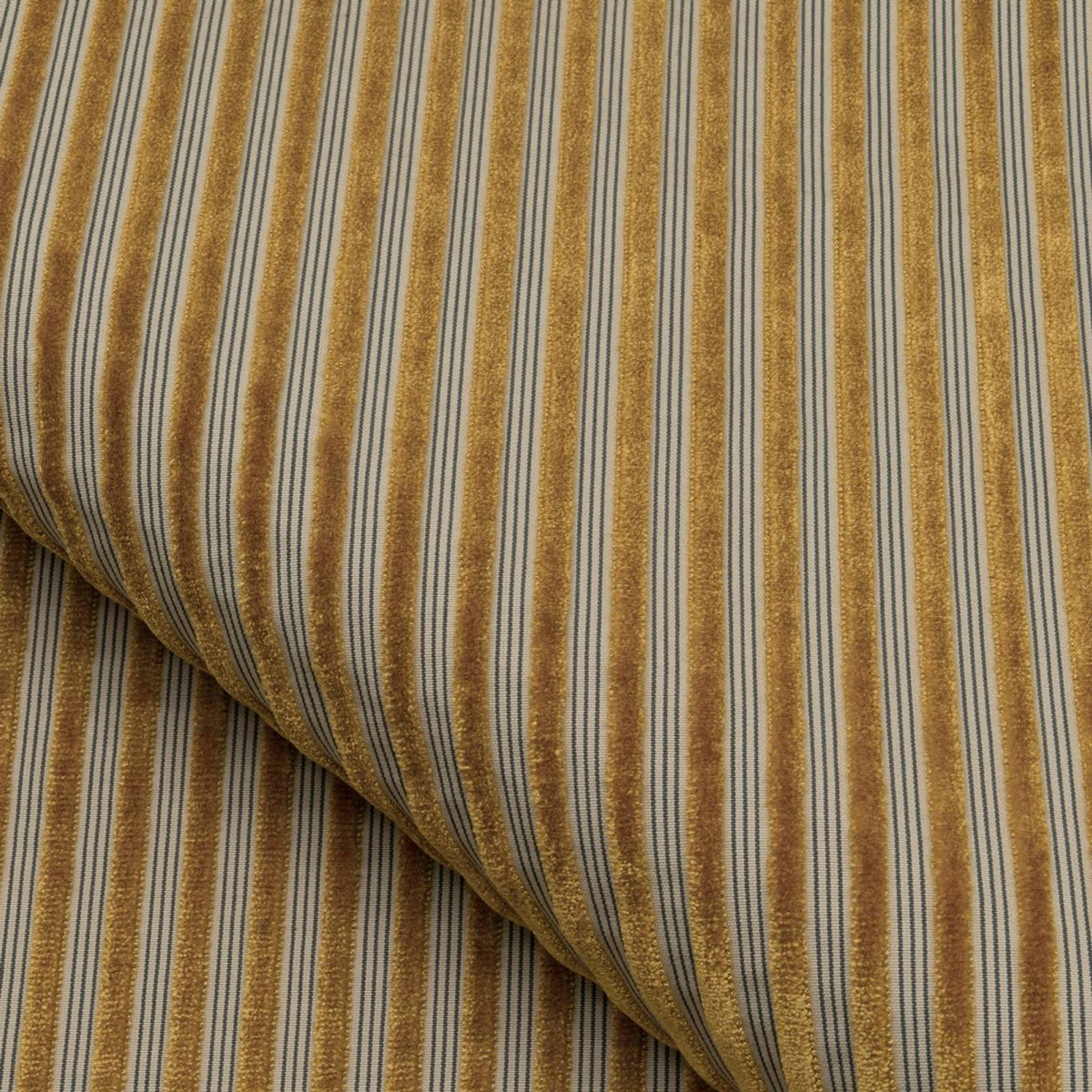 Manoir N°2 36 — Nobilis stof