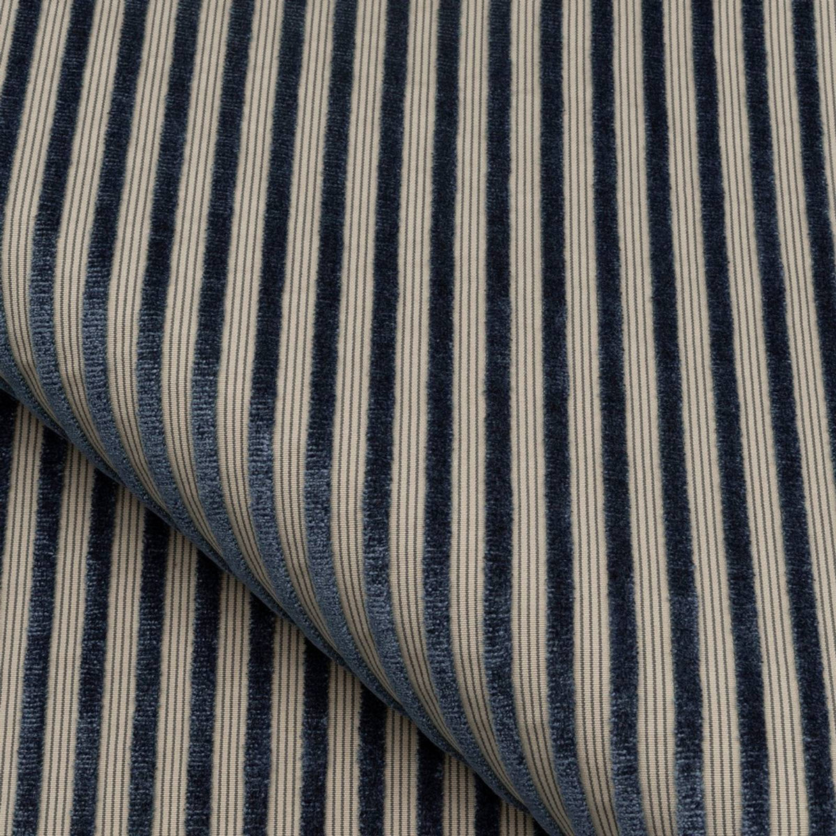 Manoir N°2 63 — Nobilis stof
