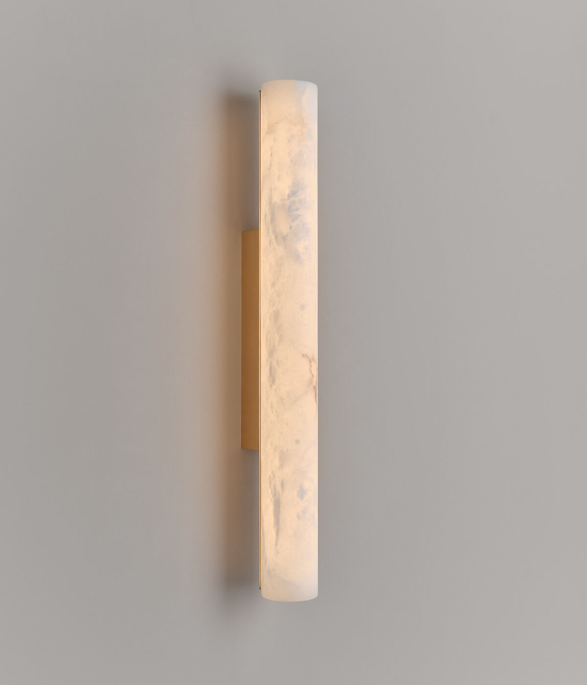 Lulworth Alabaster Vägglampa – Brass, Stor (H 75 cm), tänd