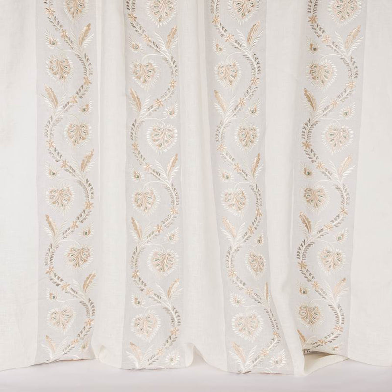 Florinda Sheer Tyg — Colefax & Fowler