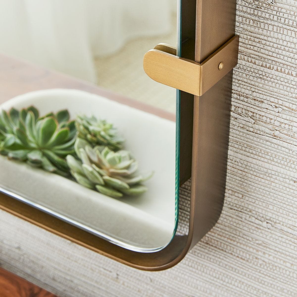 Toggle Mirror - undefined