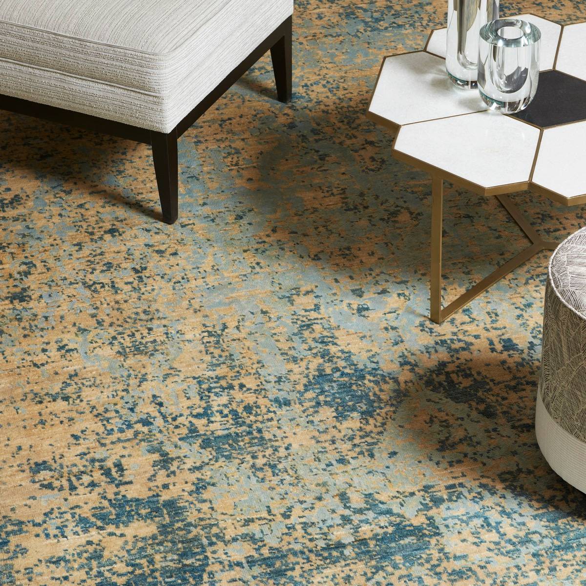 Aura matta från Nobilis i blågrön/beige — detalj