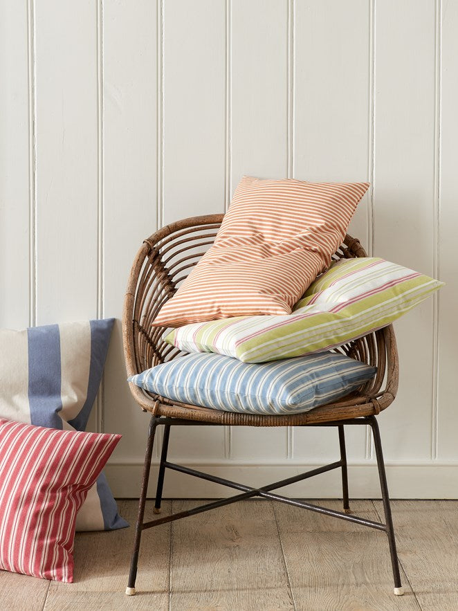 Alda Stripe miljöbild — Jane Churchill tyg
