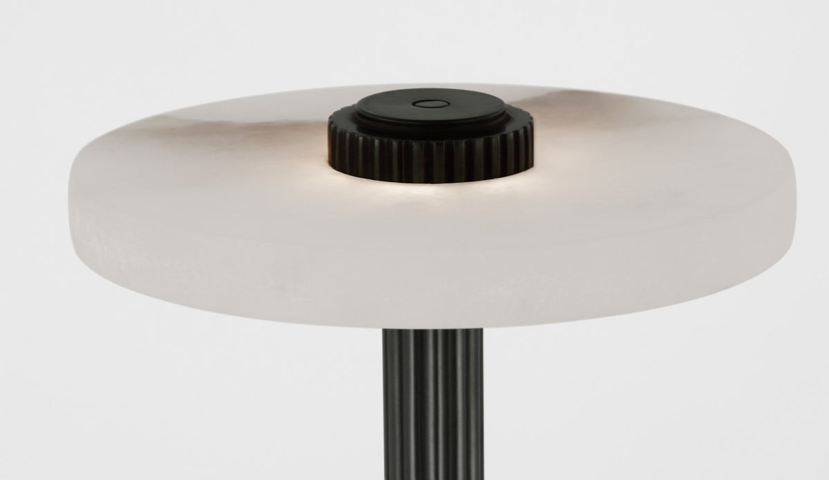 Aran 9" Rechargeable -pöytävalaisin — Visual Comfort yksityiskohtakuva