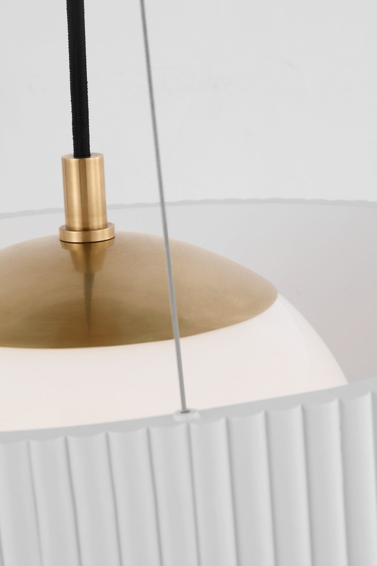 Arena 18" Ring and Globe Takkrona — Windsor Smith for Visual Comfort & Co. detaljbild