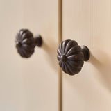 Aberdovey Skåpsknopp — miljöbild, Dark bronze