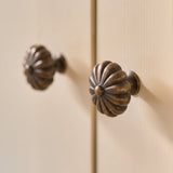 Aberdovey Skåpsknopp — miljöbild, Satin antique satin lacquered
