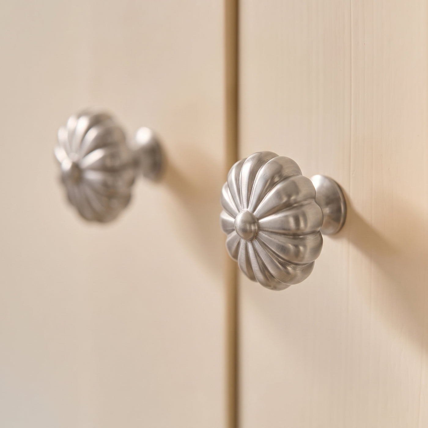 Aberdovey Skåpsknopp — miljöbild, Satin nickel plate
