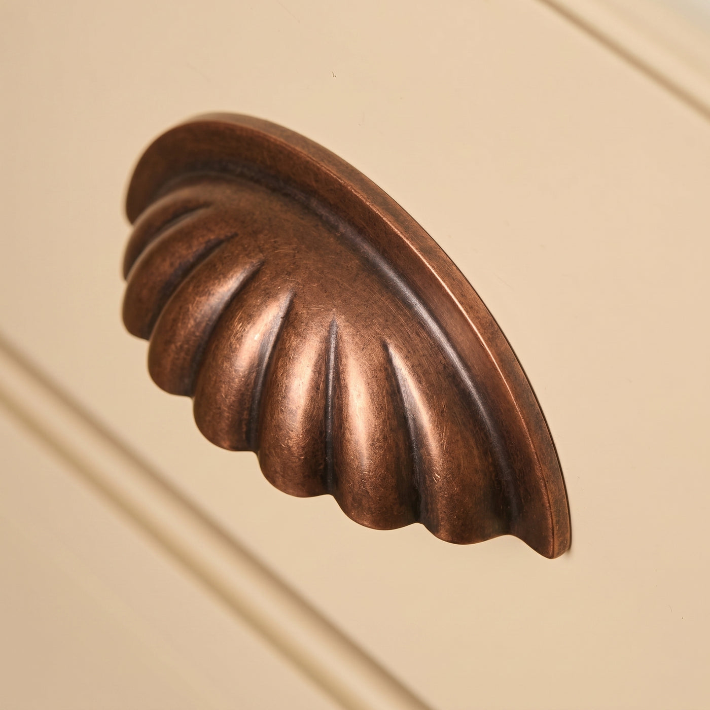 Aberdovey Cup-handtag, snäckmodell — miljöbild, Aged copper