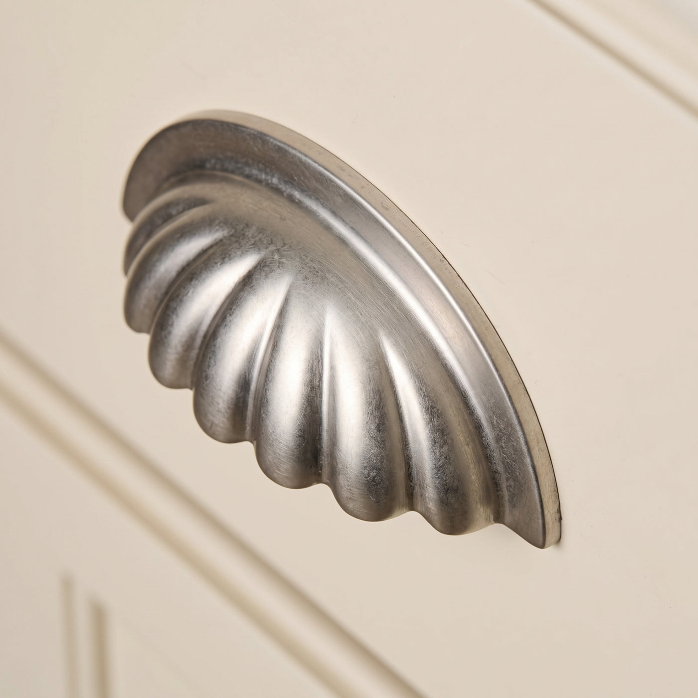 Aberdovey Cup-handtag, snäckmodell — miljöbild, Aged nickel