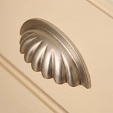 Aberdovey Cup-handtag, snäckmodell — miljöbild, Satin nickel plate
