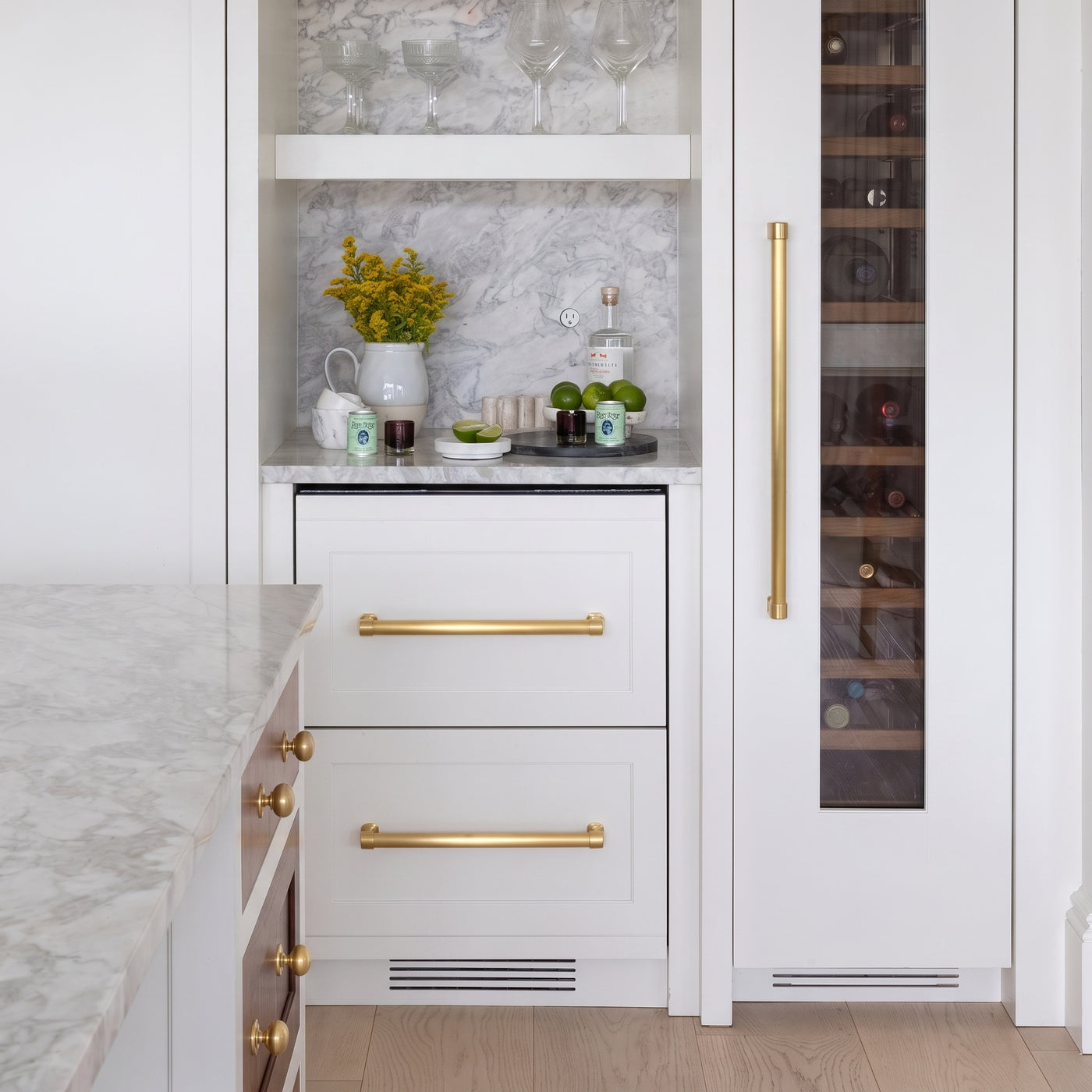 Carlton Apparathandtag — miljöbild, Satin brass satin lacquered