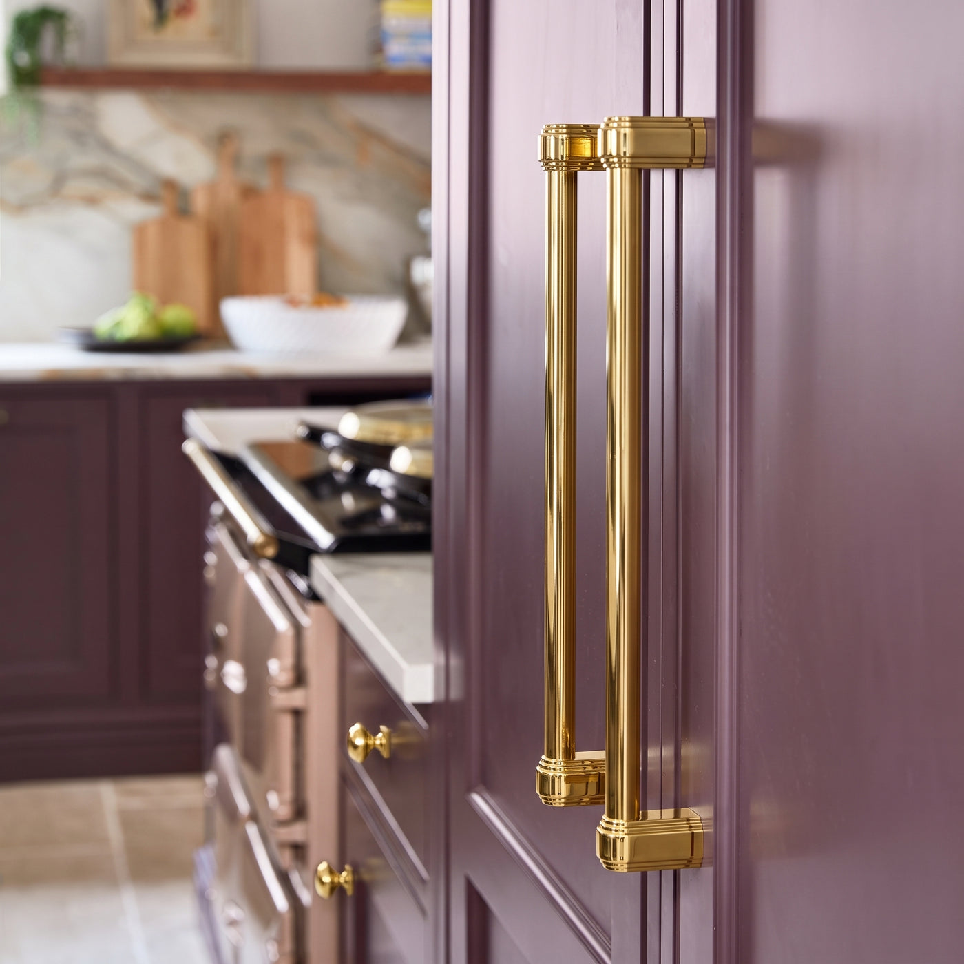 Carlton Skåpshandtag — miljöbild, Polished brass unlacquered