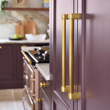Carlton Skåpshandtag — miljöbild, Satin brass lacquered