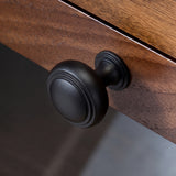 Carlton Skåpsknopp — miljöbild, Matt black lacquered