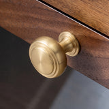 Carlton Skåpsknopp — miljöbild, Satin brass satin lacquered
