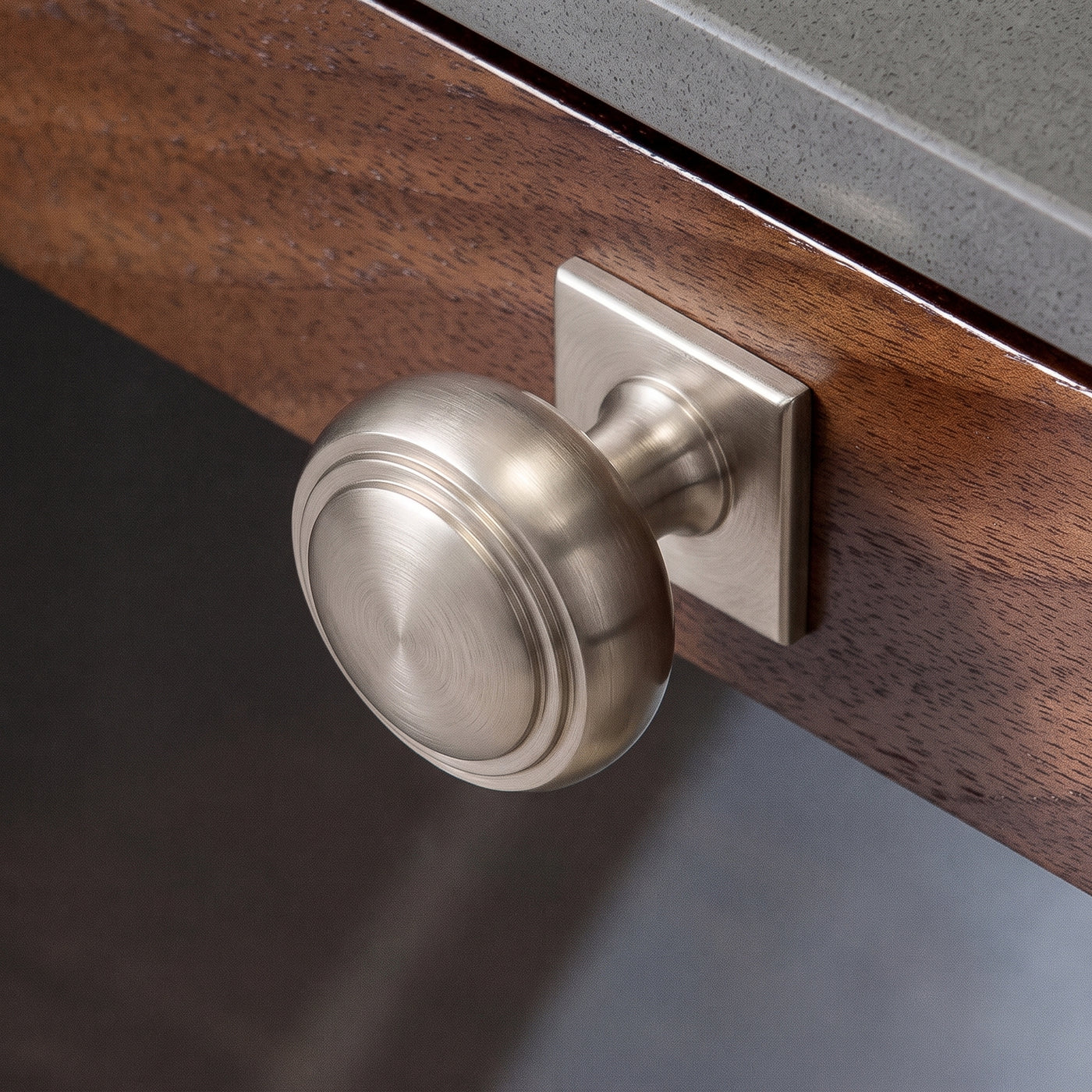 Carlton Skåpsknopp — miljöbild, Satin nickel plate