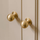 Cotswold Skåpsknopp, kulform — miljöbild, Satin brass unlacquered