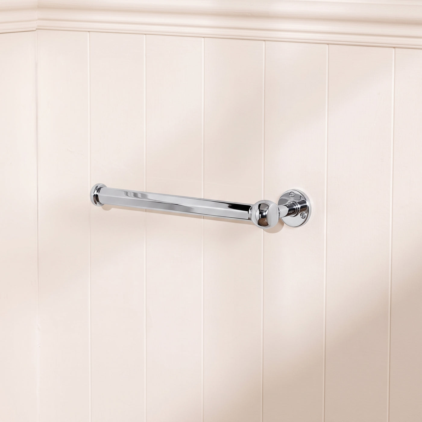 Cotswold Mässing Handhanddukstång — miljöbild, Polished chrome plate