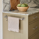Cotswold Mässing Handduksstång (Kitchen, Bath) — miljöbild, Aged nickel