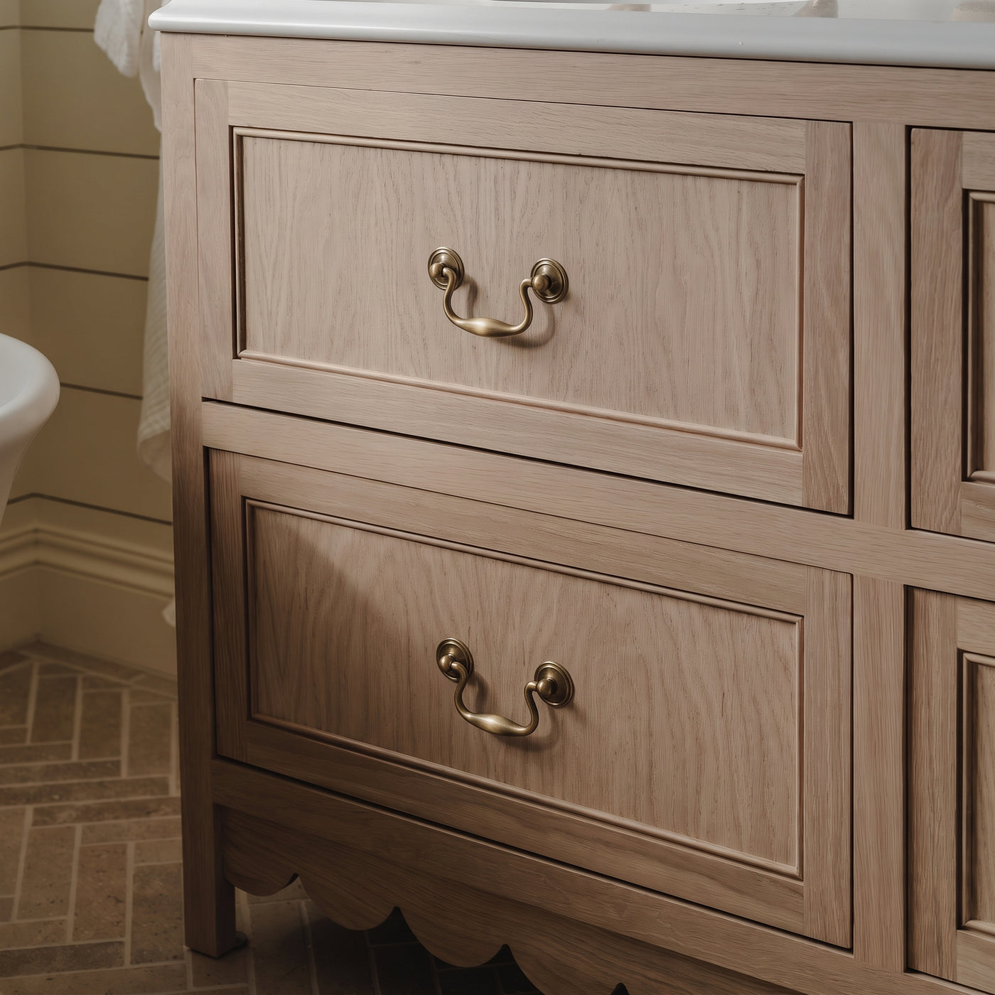 Cotswold Skåpshandtag — miljöbild, Satin antique satin lacquered