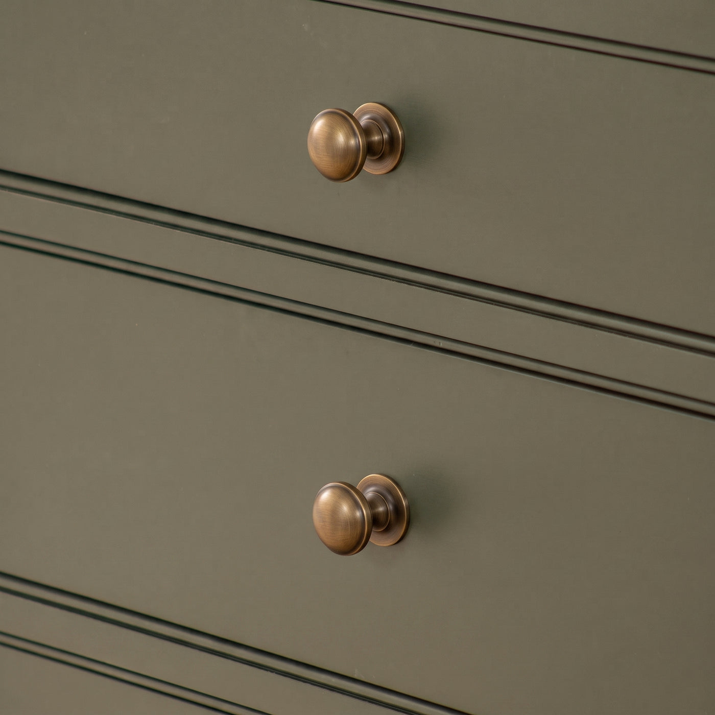 Cotswold Skåpsknopp, svampform — miljöbild, Satin antique satin lacquered