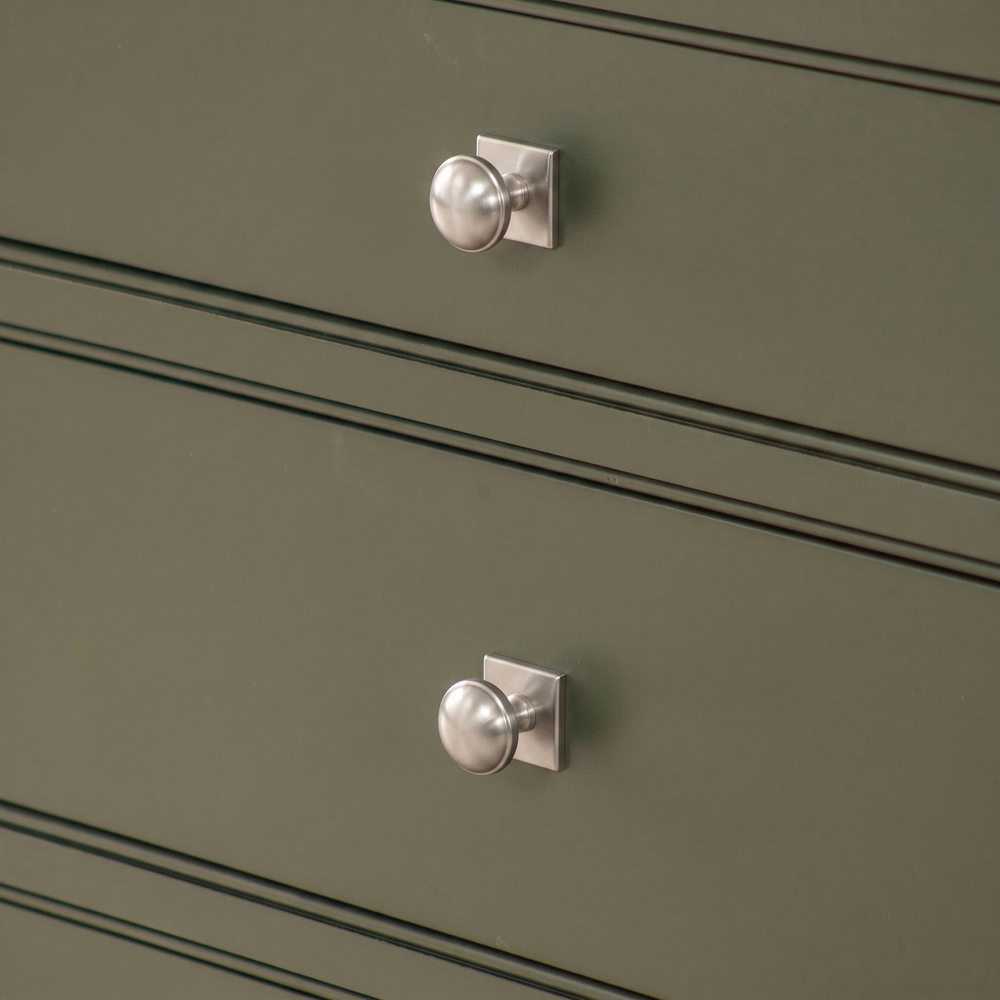 Cotswold Skåpsknopp, svampform — miljöbild, Satin nickel plate