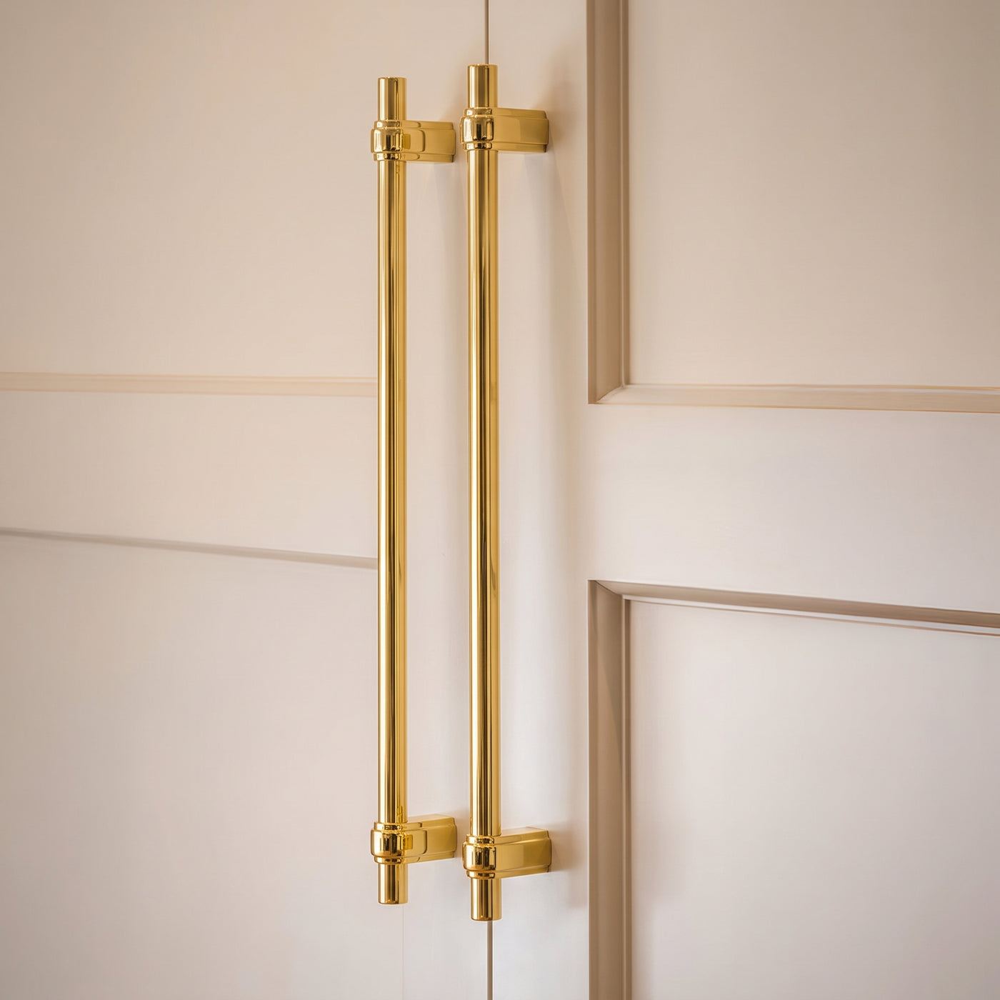Gaumont Apparathandtag — miljöbild, Polished brass lacquered