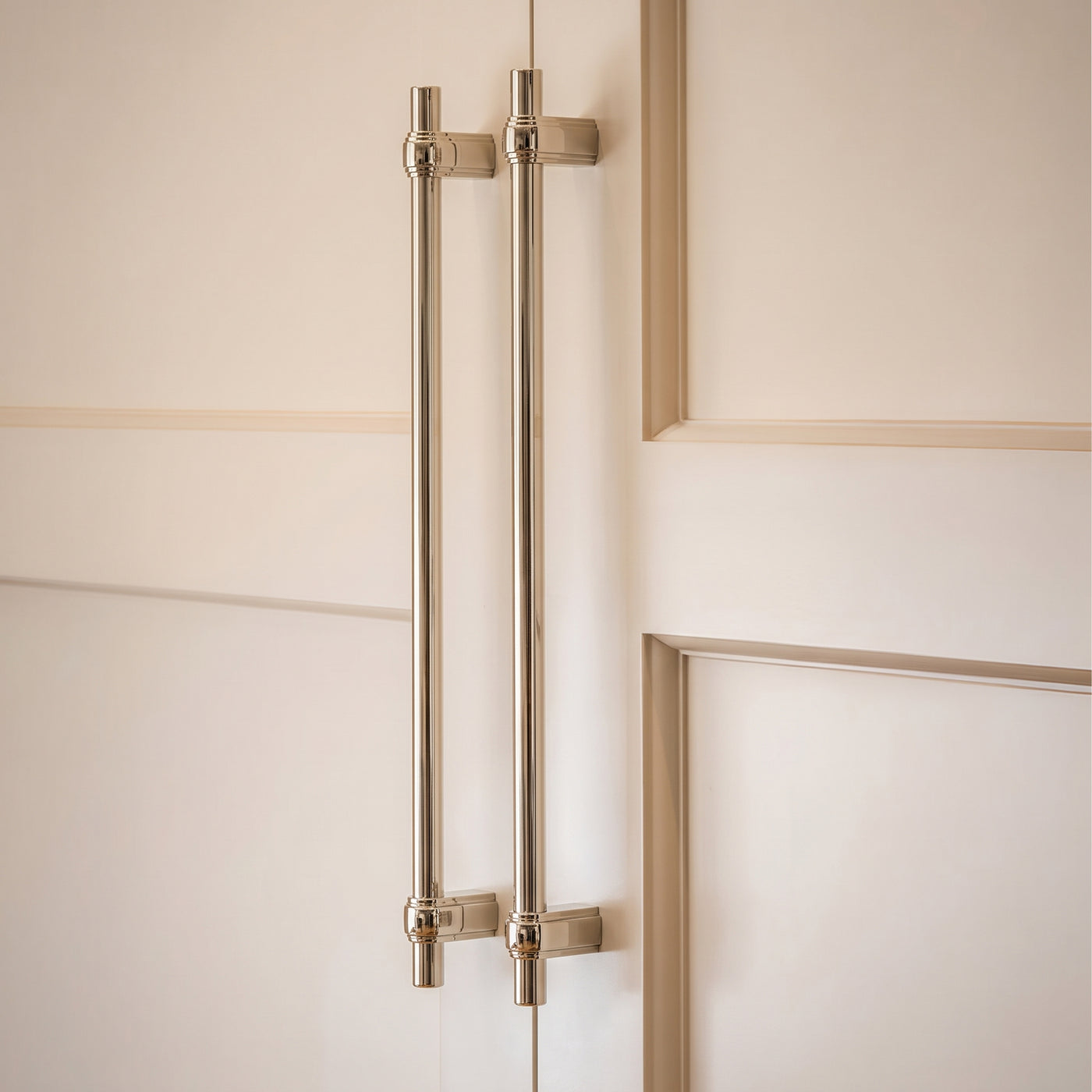 Gaumont Apparathandtag — miljöbild, Polished nickel plate