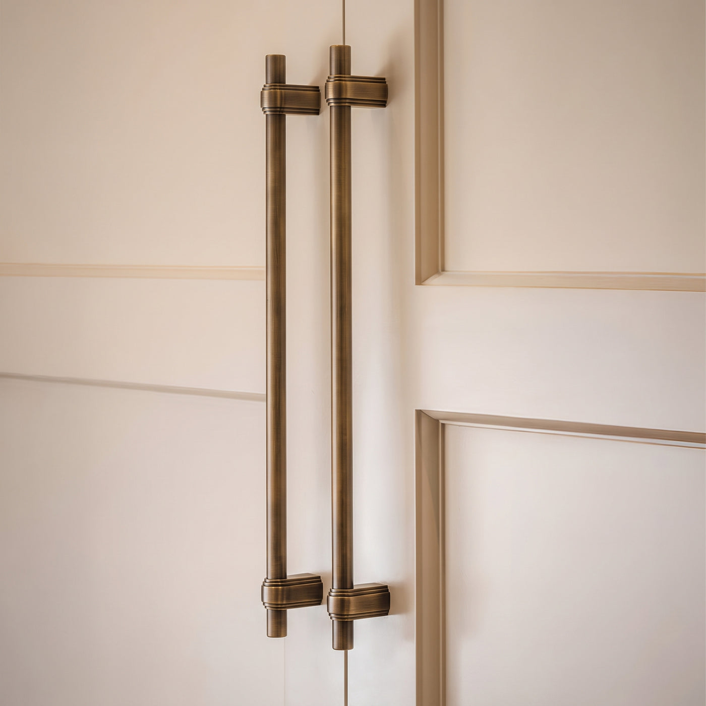 Gaumont Apparathandtag — miljöbild, Satin antique satin lacquered