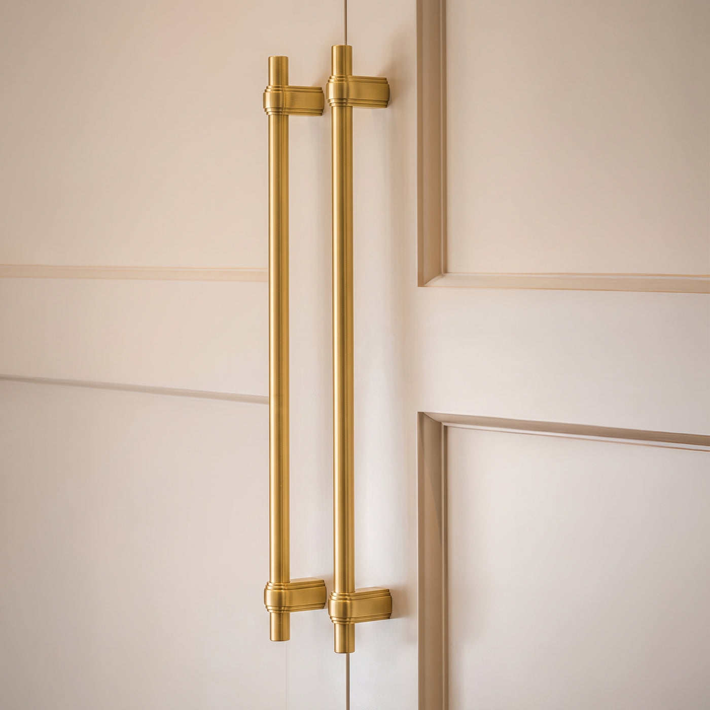 Gaumont Apparathandtag — miljöbild, Satin brass lacquered