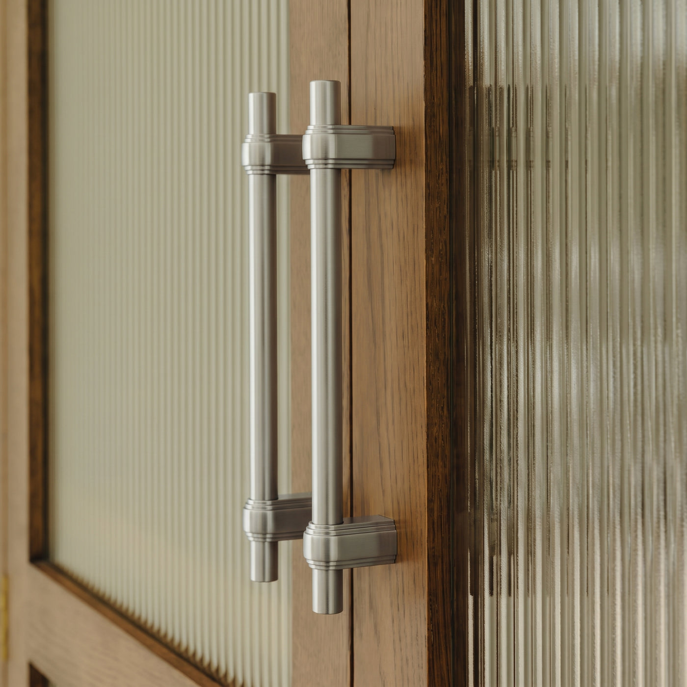 Gaumont Skåpshandtag — miljöbild, Satin chrome plate