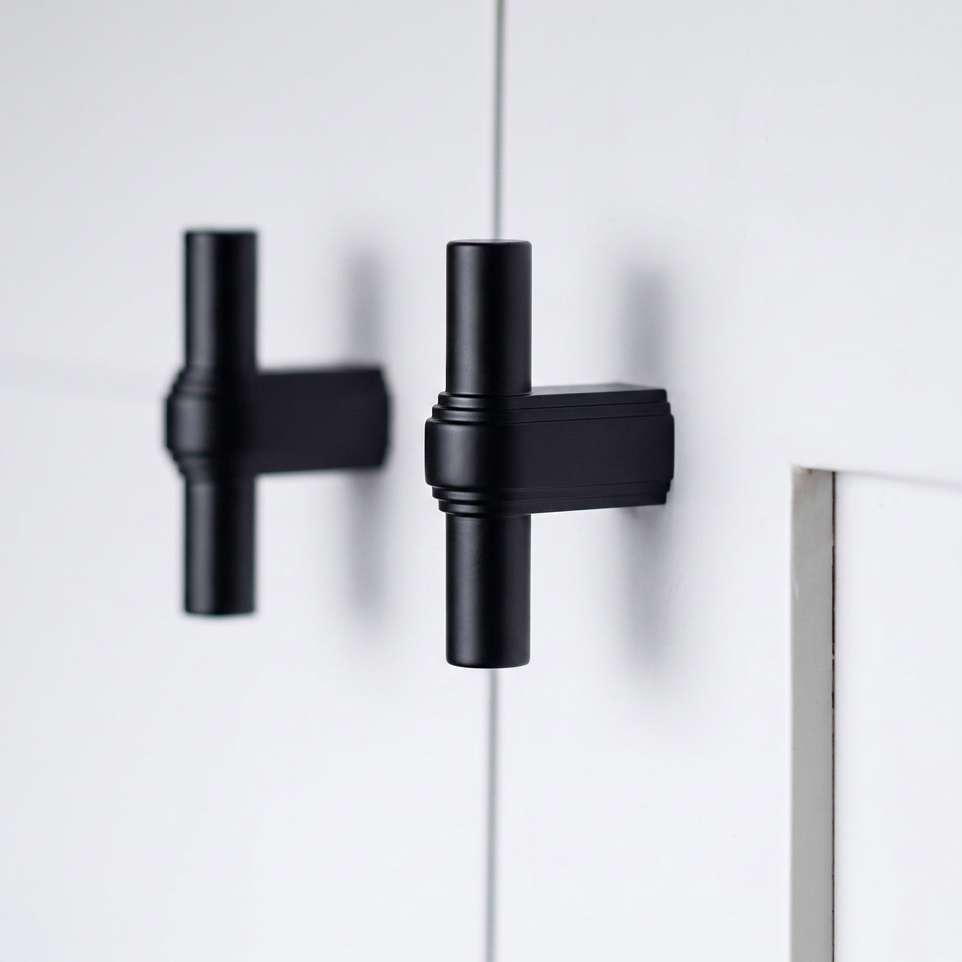 Gaumont T-bar handtag — miljöbild, Matt black lacquered