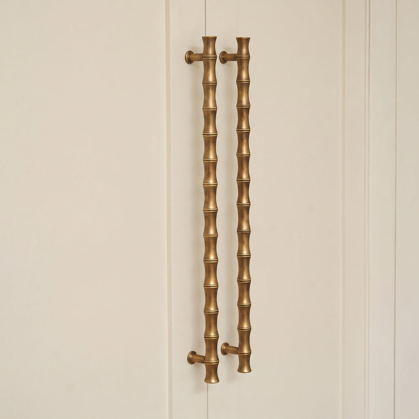 Grove Bamboo Apparathandtag — miljöbild, Aged brass