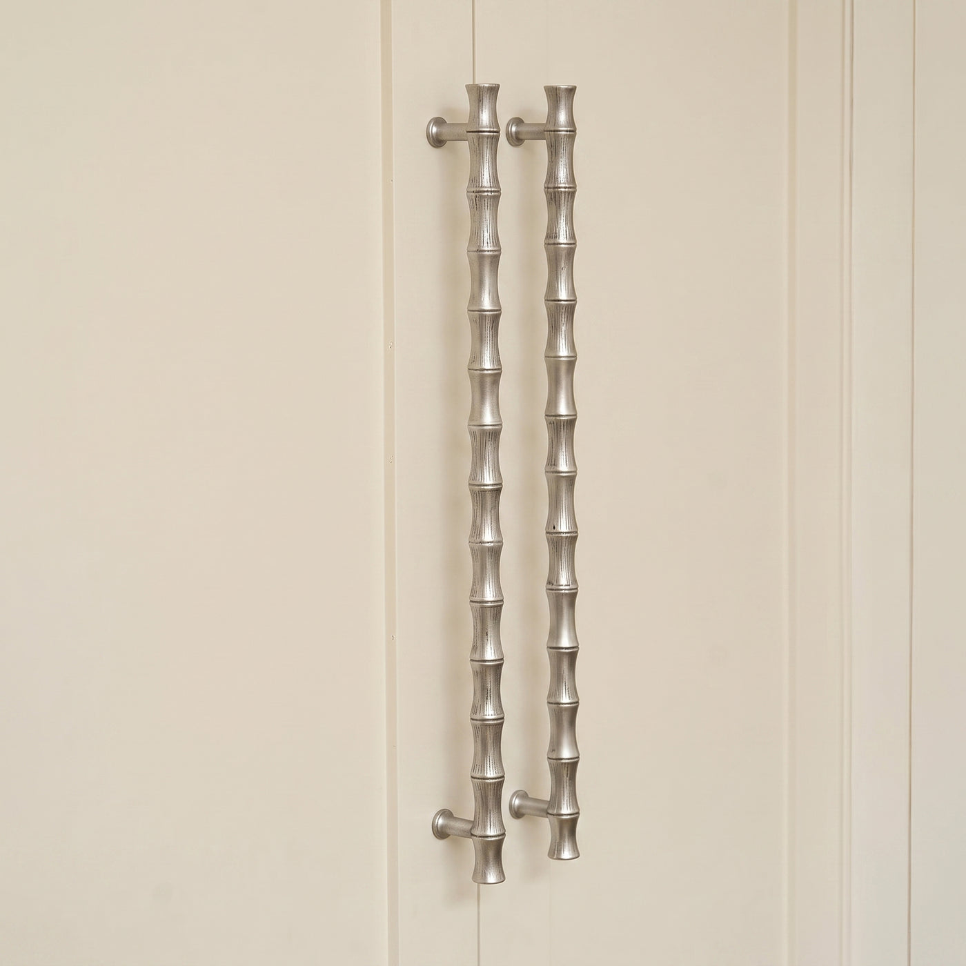Grove Bamboo Apparathandtag — miljöbild, Aged nickel