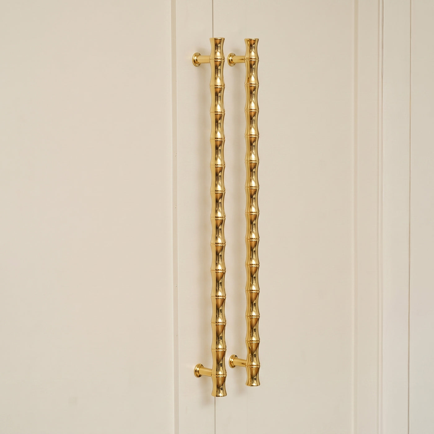 Grove Bamboo Apparathandtag — miljöbild, Polished brass lacquered