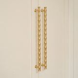 Grove Bamboo Apparathandtag — miljöbild, Satin brass lacquered