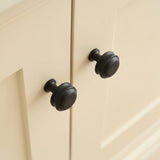 Grove Bamboo Thumb Knob — miljöbild, Matt svart lack - MBL