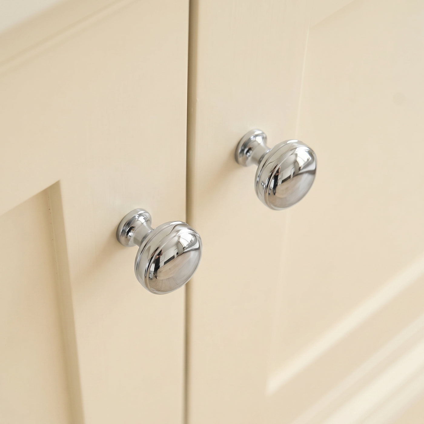 Grove Bamboo Thumb Knob — miljöbild, Polerad krom - PCP