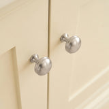 Grove Bamboo Thumb Knob — miljöbild, Satin nickel - SNP