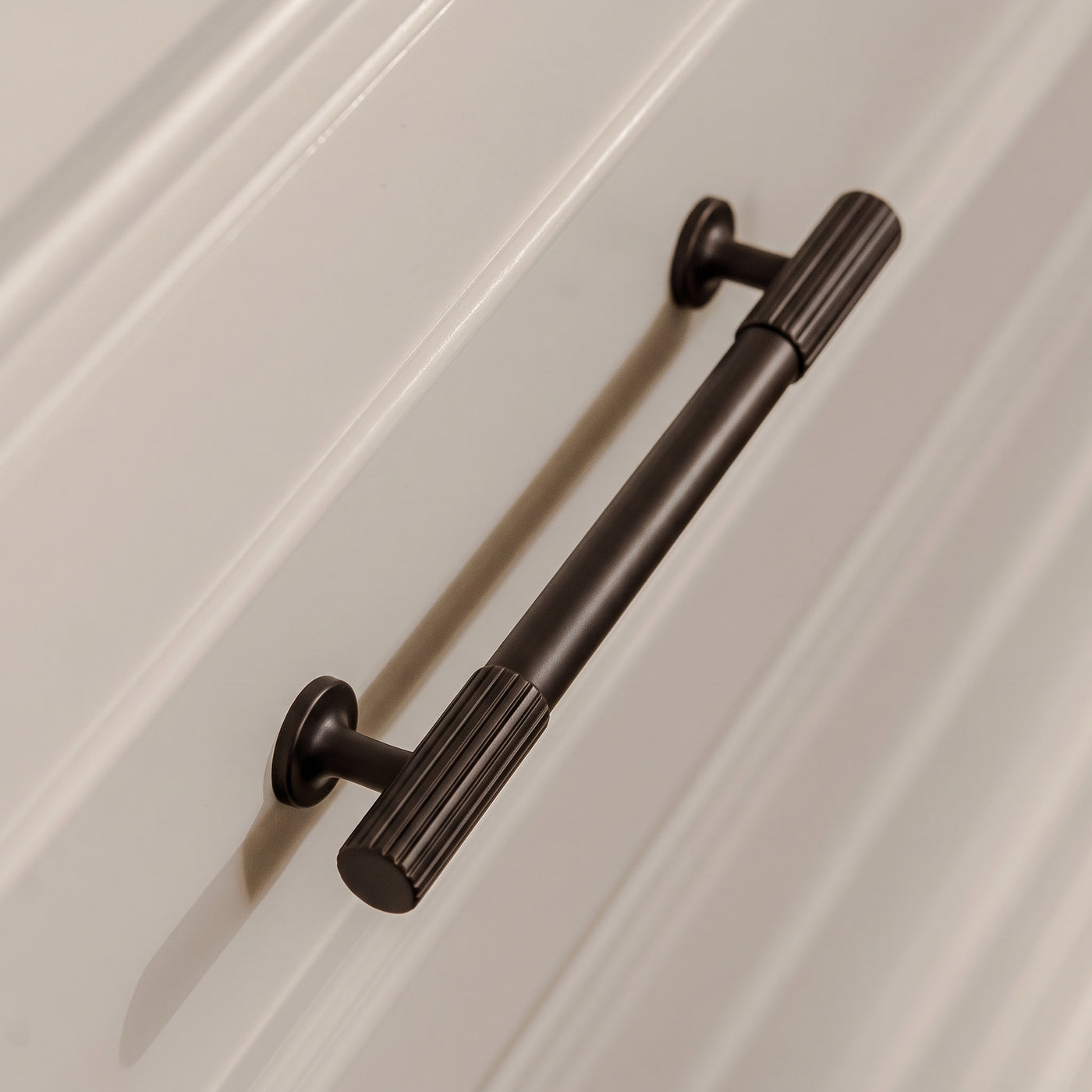 Leebank Skåpshandtag — miljöbild, Dark bronze