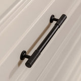 Leebank Skåpshandtag — miljöbild, Matt black lacquered