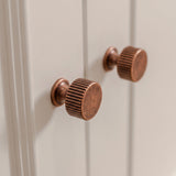 Leebank Skåpsknopp — miljöbild, Aged copper