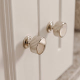 Leebank Skåpsknopp — miljöbild, Polished nickel plate