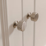 Leebank Skåpsknopp — miljöbild, Satin nickel plate