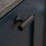 Leebank T-bar handtag — miljöbild, Dark bronze