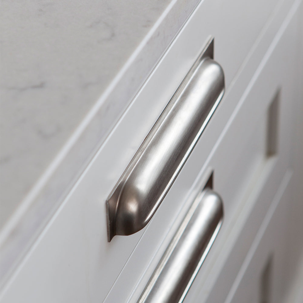 Queslett Cup-handtag — Satin nickel. Design by Richard Burke Design.